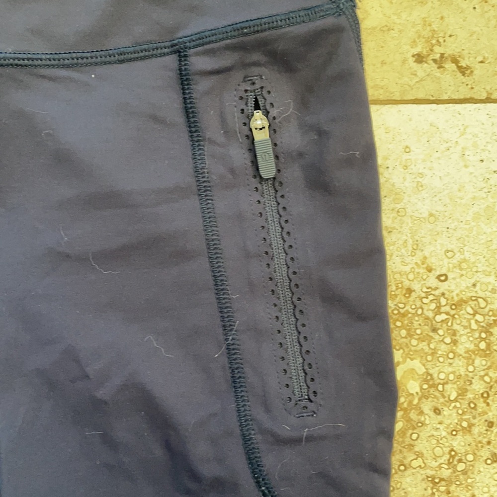 Lululemon Leggings With Mesh Insert Size 4 - image 3